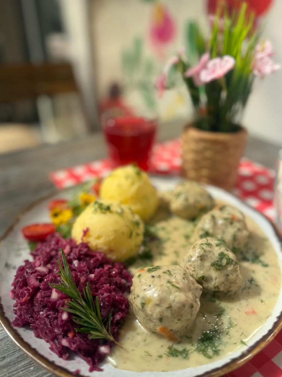 Balletjes in dillesaus